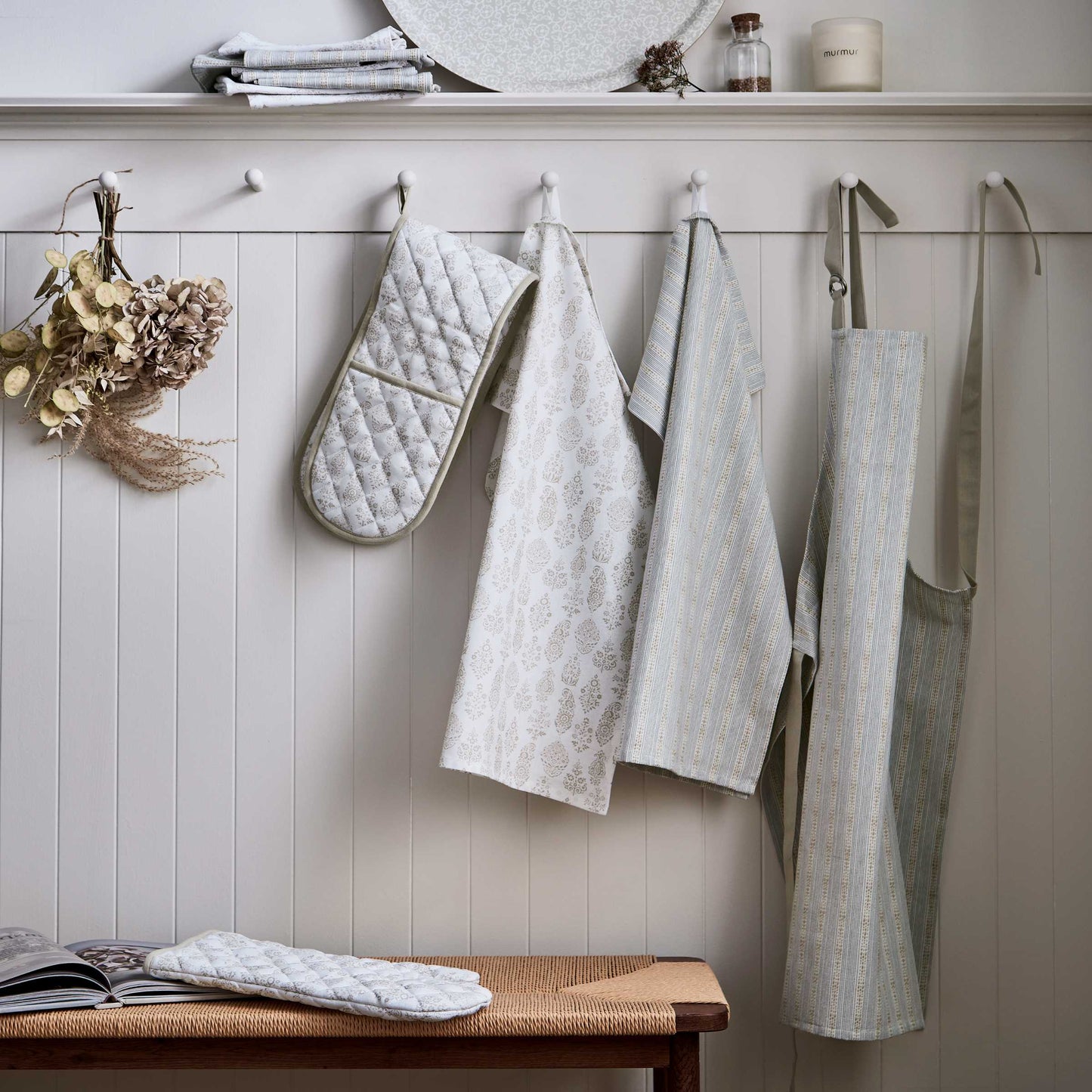 Aria Double Oven Glove, Linen