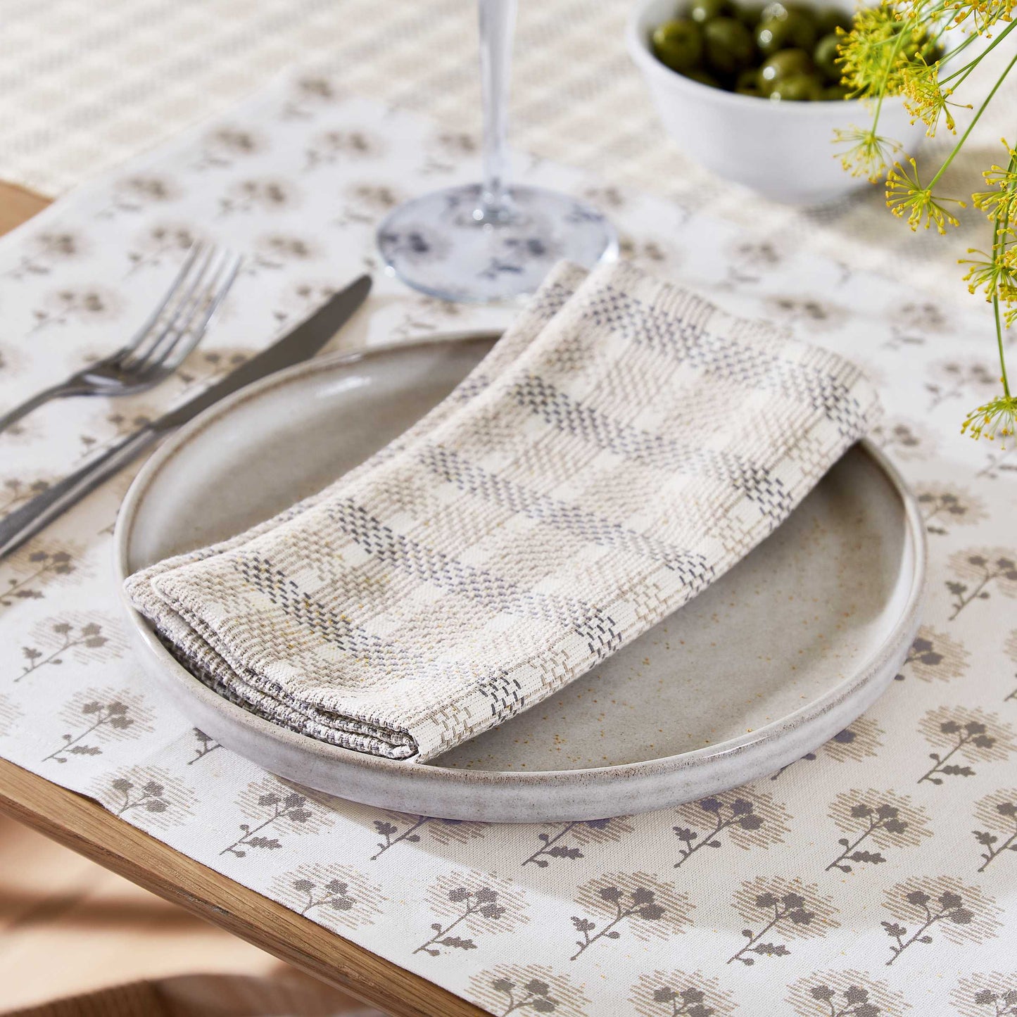 Tara Napkins, Linen & Grey - Set of 4