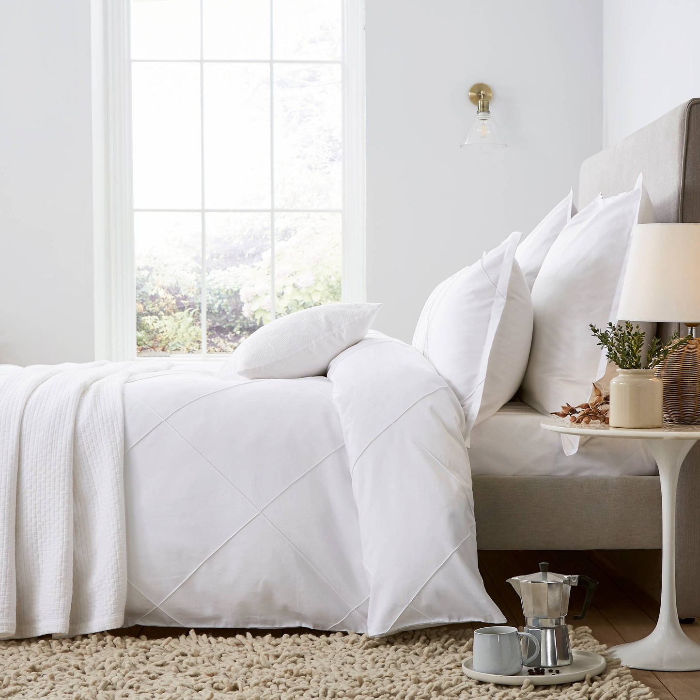 Cora Bedding White