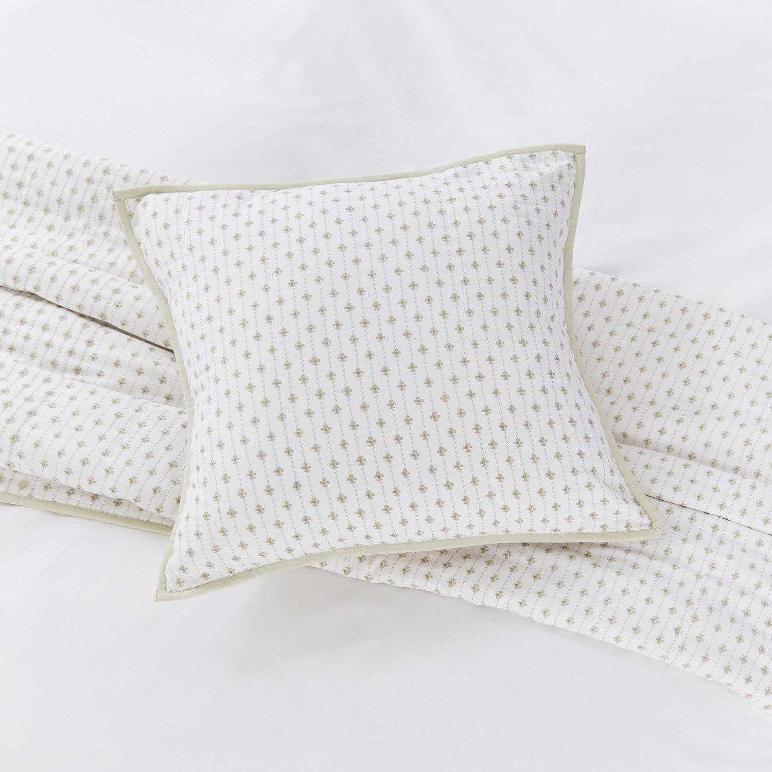 White and Green Patterned Murmur Bedding Accessories 